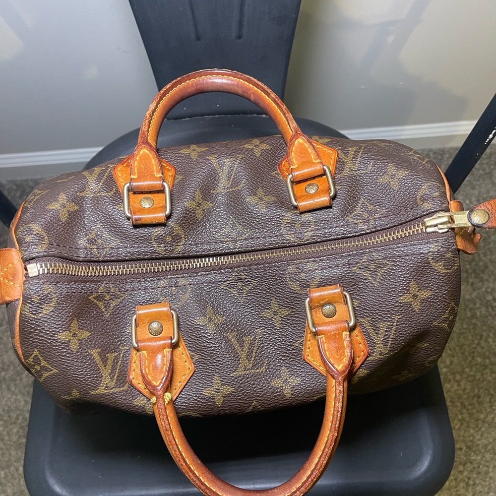 Vintage Louis Vuitton Speedy 25 - Picture 4 of 16